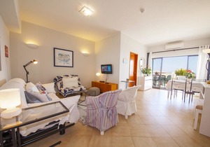 A08 - Magnolia Sea View Apartment