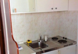 A2 - apt w patio, just 3 min walking to the beach