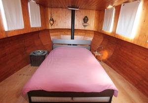 A359 Private Houseboat Amsterdam City Centre