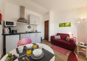 A38 - Rising Sun Top-Floor Flat
