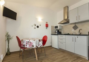 A38 - Rising Sun Top-Floor Flat
