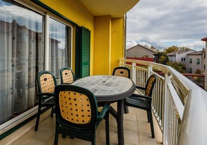 A4 large 150 m2 apt with 4 bedrooms, big balcony,sea view and outside fireplace