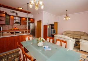 A4 large 150 m2 apt with 4 bedrooms, big balcony,sea view and outside fireplace