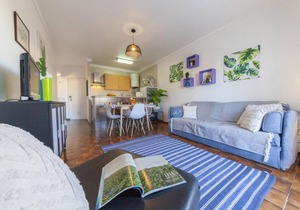 A49 - Rocha Avenue Apartment