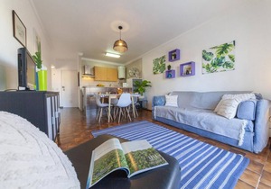 A49 - Rocha Avenue Apartment
