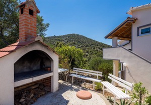 A5 - Modern apt with terrace, 3 min walk to beach