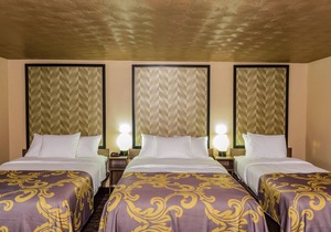 AArya Hotel By Niagara Fashion Outlets