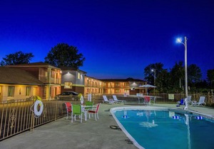 Aarya Hotel By Niagara Fashion Outlets