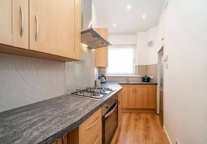 Abbotsford Apartment - Well Placed in the West End