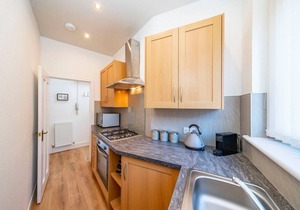 Abbotsford Apartment - Well Placed in the West End