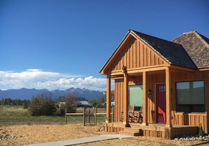 ABC acres' Gate House - Agritourism & Adventure in Montana's Bitterroot Valley!