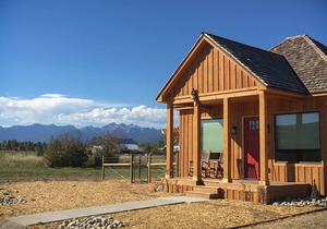 ABC acres' Gate House - Agritourism & Adventure in Montana's Bitterroot Valley!