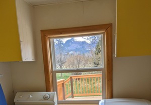 ABC acres' Yellow House - Agritourism & Adventure in Montana's Bitterroot Valley