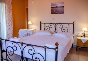 Acacia House - Sunlight 3 Bedroom Apartment