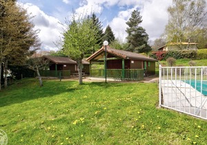 Accessible Chalet with Terrace & Shared Pool in Scenic Village