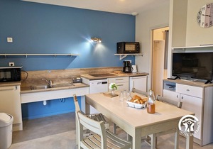 Accessible Fishing Chalet for 4-6 with Private Deck, Kids' Play Area, and Games Room