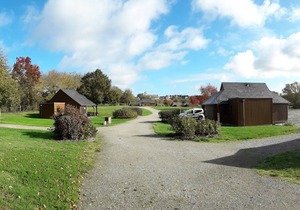 Accessible Fishing Chalet for 4-6 with Private Deck, Kids' Play Area, and Games Room