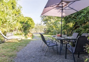 Accessible Stone Cottage with Garden, Near Nantes & Vioreau Lake, Sleeps 6