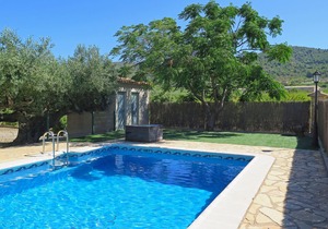 Accommodation in Castellón (10 people), enjoy the family pool !