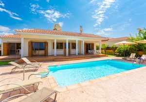 Achilles Beach Villa: Large Private Pool, Walk to Beach, Sea Views, A/C, WiFi, Car Not Required - 2050