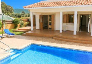 Achilles Beach Villa Thio: Large Private Pool, Walk to Beach, Sea Views, A/C, WiFi, Car Not Required - 2110