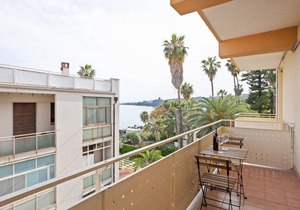 Aci Castello Apartment with Balconies and Parking