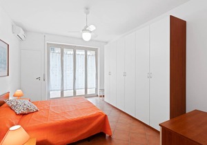 Aci Castello Apartment with Balconies and Parking