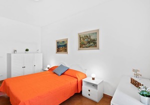 Aci Castello Apartment with Balconies and Parking
