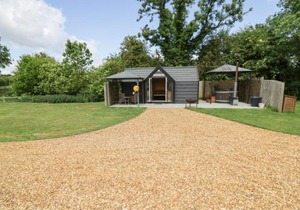 Acorn Lodge At Bridge Lake Farm & Fishery