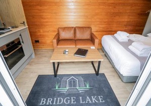 Acorn Lodge At Bridge Lake Farm & Fishery