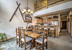 Across from Breckenridge Brewery, Quick walk to Main Street, Newly furnished!