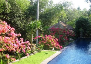 Adorable 3BR Villa, W/Garden, Tabanan! 15Min Drive To Tanah Lot Temple! W/Pool!