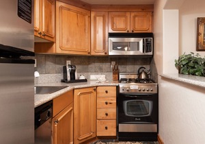 Adventure Hub~Backcountry Ski|Snowmobile|Scuba Diving Villa 3035-1