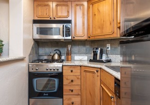 Adventure Hub~Backcountry Ski, Snowmobile Villa 3069-1