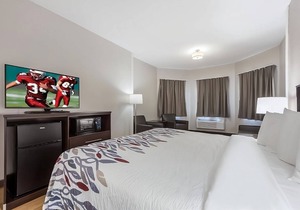 Affordability Meets Comfort! 4 Comfortable Units, Pool, Pets Allowed!