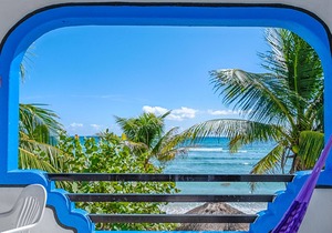 Affordable right on the beach! Beautiful colorful setting!
