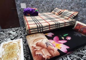 Aggarwal hotels & guest houses lajpat nagar luxury stay in independent flats with attached kitchen washroom and balcony cal 92121 ,74700