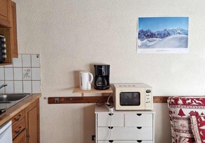 Agréable studio avec balcon proche des pistes à Chamonix, parking inclus - FR-1-517-52