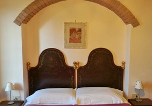 Agriturismo La Tinaia, charming apartment, very close to Florence, views, calm