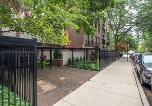 Airy Gold Coast Studio close to L, walk to Mariano Park, by Blueground