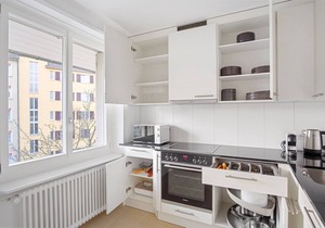 Airy Oerlikon 3.5 Room w/Parking, 1min to Train Station, by Blueground