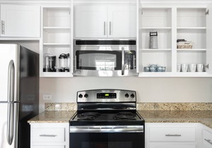 Airy Santa Clara 2BR w/Parking, W/D, walk to Groceries, by Blueground
