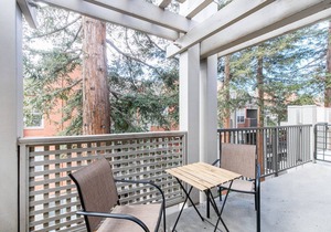 Airy Santa Clara 2BR w/Parking, W/D, walk to Groceries, by Blueground