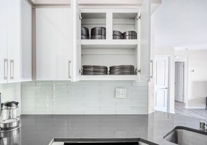 Airy Sunnyvale 3BR w/Gym, Pool & Parking, near freeways, by Blueground