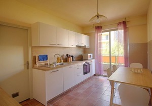 Ajaccio: Air-conditioned 4-room apartment, 6 beds, downtown