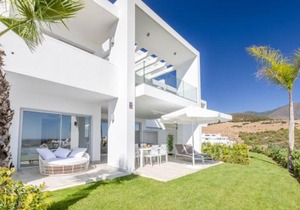 AL-1303 Apartment in Estepona - Alcazaba Lagoon