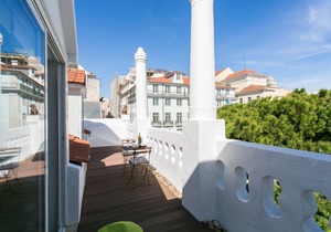 AL \ 86391 - Charming Penthouse in Chiado with terrace.