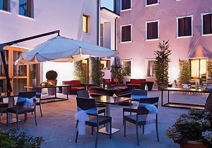 Al Tezzon Hotel