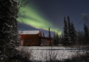 Alaska Aurora Adventures Cabin BWorld class Northern lights viewing