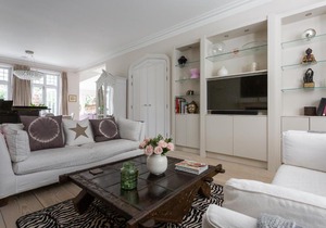 Albert Bridge Road VI by Onefinestay